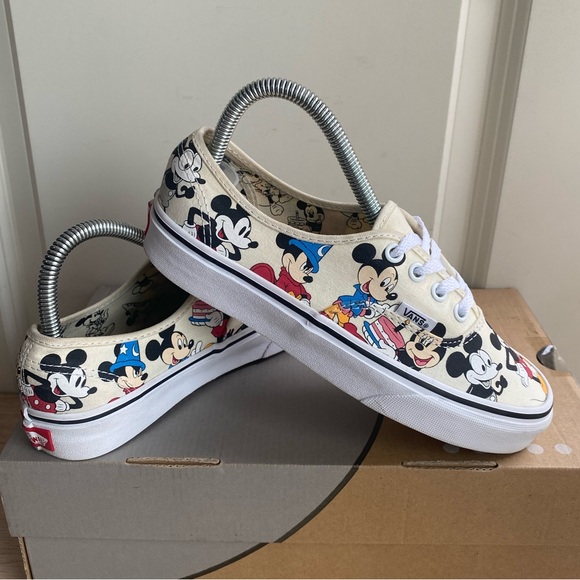 Vans Limited Edition x Disney Mickey Mouse 90th Birthday - M 5- W 6.5 - Picture 4 of 16